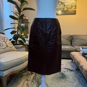 Elegant Burgundy Leather Skirt - 6